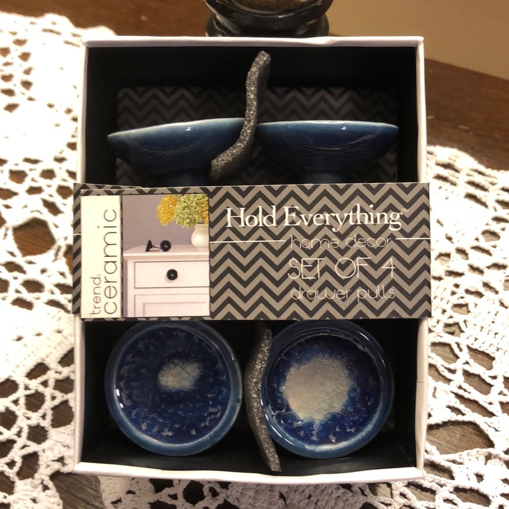 “Hold Everything” Ceramic Drawer Pulls